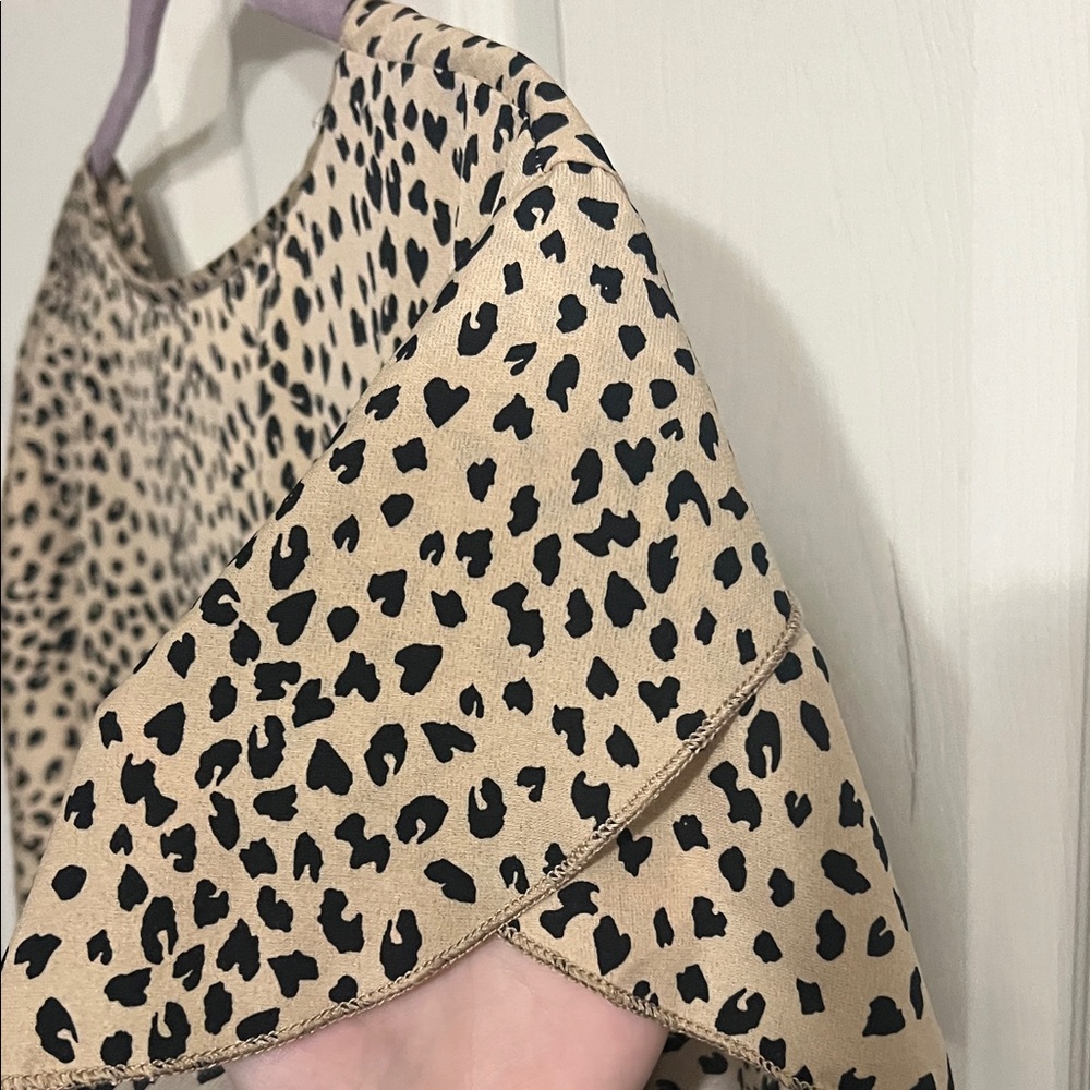 SHEIN Tan and Black Leopard Print Short Sleeve Top - Picture 4 of 4